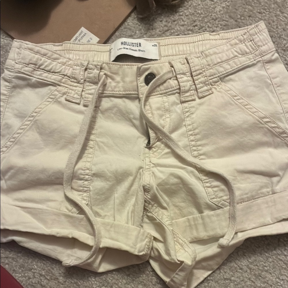 Hollister Cream Cargo Shorts Versatile Cotton Blend